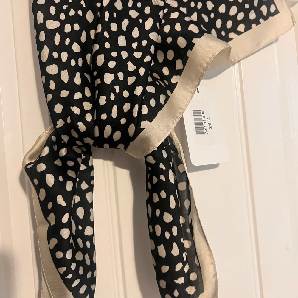 🍒Bandana Black and Cream Polka Dot Scarf - Picture 2 of 5